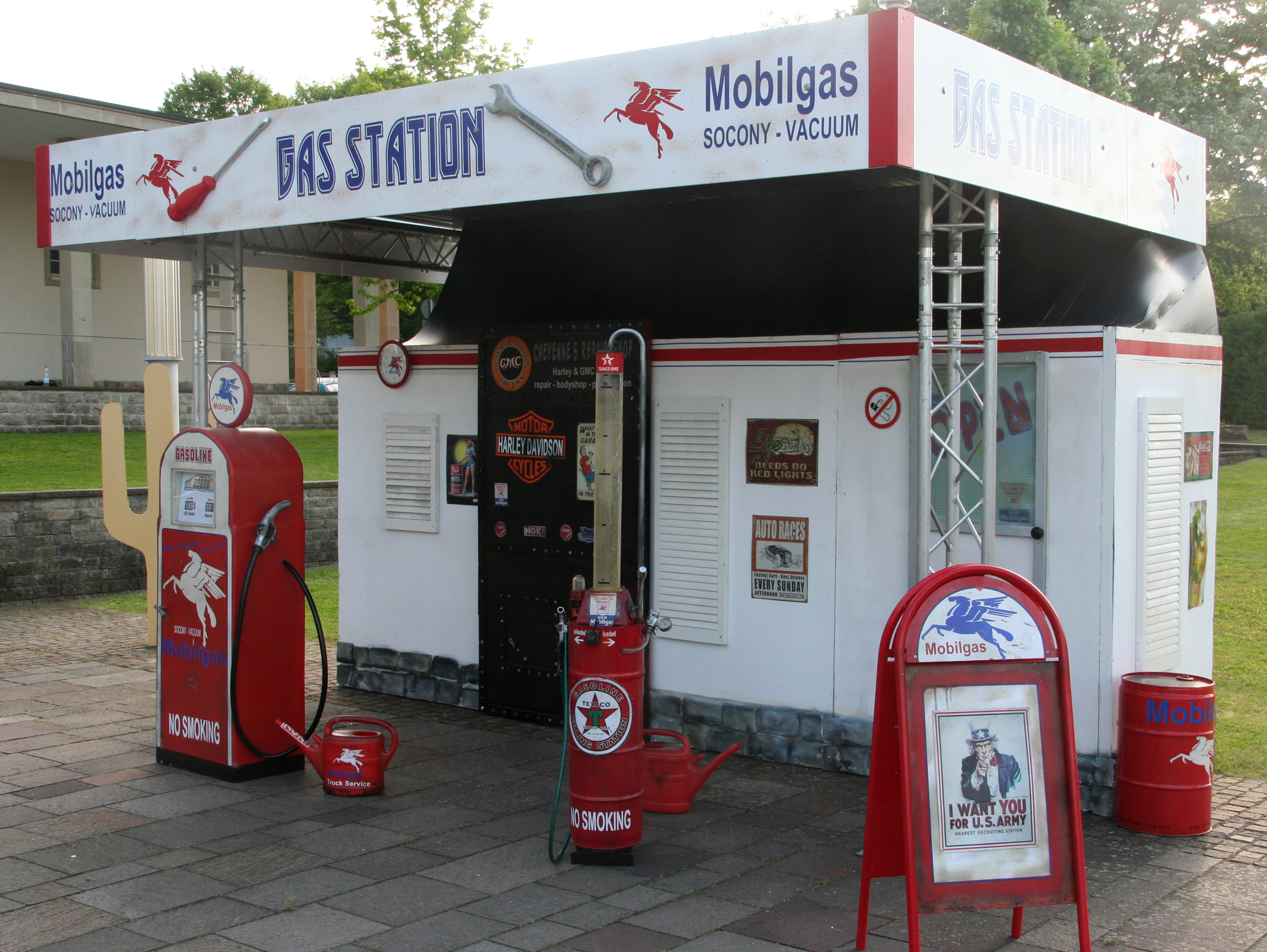 Deko Tank-, Zapfsäule, Retro US-Style "Mobilgas"